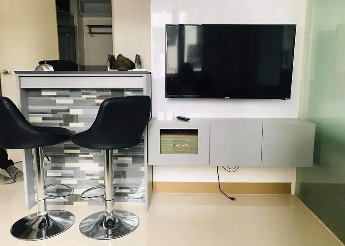 Apartahotel Staycation Condotel South Residences